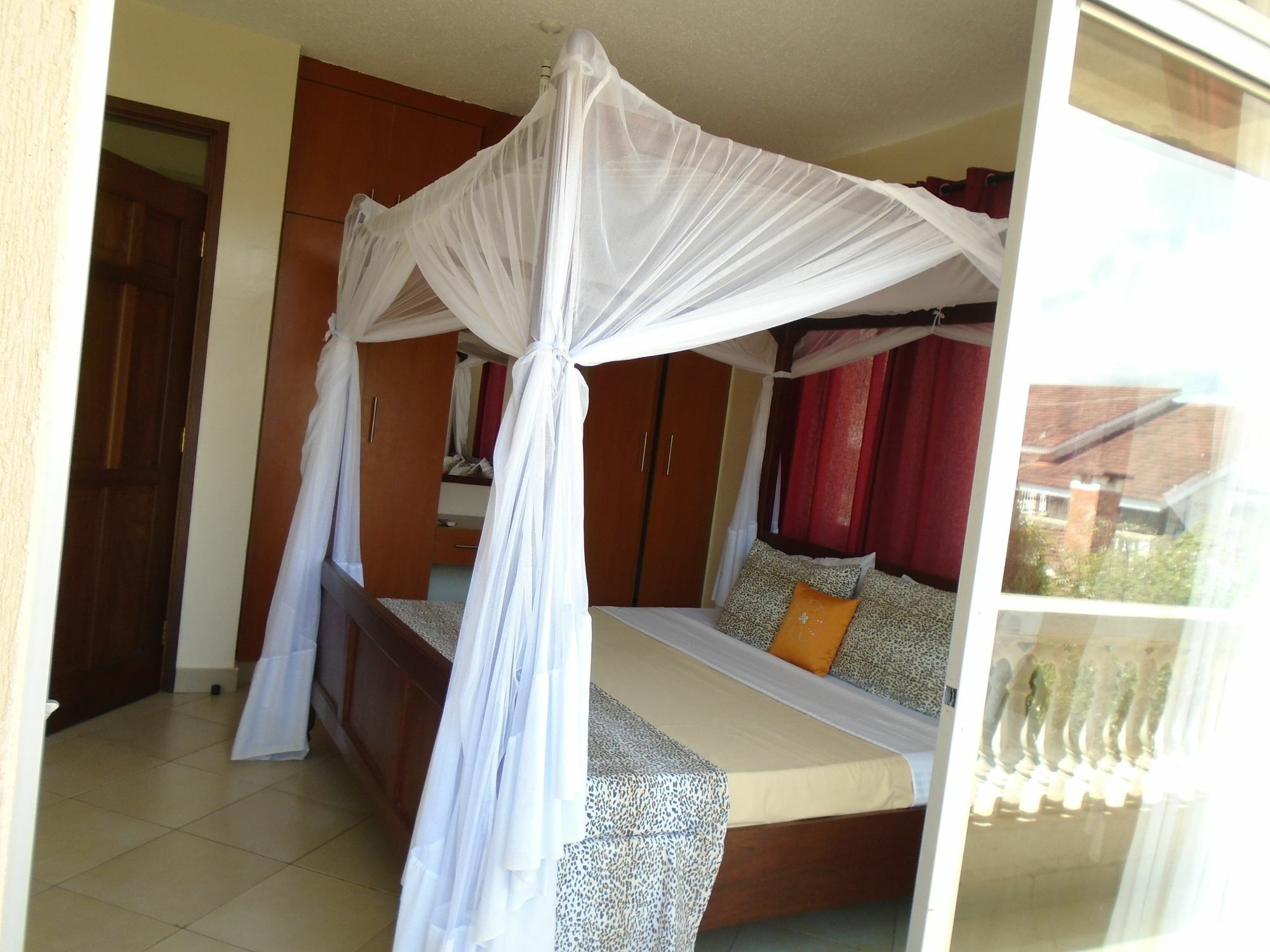 Pawenzi Serviced Apartments Mombasa Exterior photo